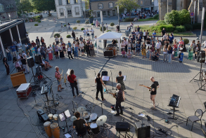 Le public au rendez-vous pour célébrer la musique.