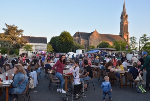 Juillet : bal et feu d'artifice