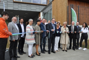 Septembre : inauguration du collège