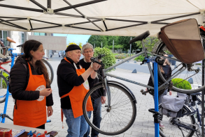 Préparation et remise en état des vélos grâce à Vélo Utile...