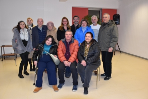 7 février - Les familles ukrainiennes accueillies depuis un an à Ploufragan ont été reçues en mairie pour un moment convivial. 