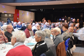 Repas des aînés, salle des Villes Moisan