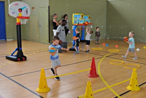 Initiation au baby basket avec l'Amicale laïque basket Ploufragan