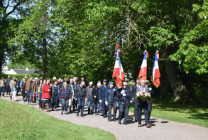 Cérémonie au monument des Fusillés - Le cortège