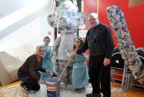 La fabrication du bonhomme carnaval en février 2015