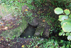 La fontaine Saint-Gobrien.