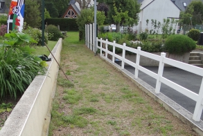 Entretien du chemin du square, rue de l'Aubépine