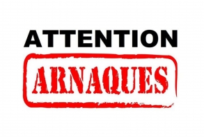Panneau Attention aux arnaques