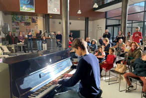 Audition piano dans le hall de l'espace Victor Hugo 