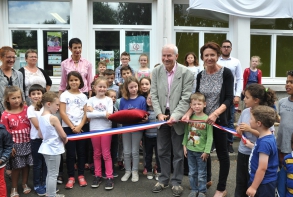 Actualité Enfance Inauguration fresque accueil de loisirs La Vallée coupe du ruban juin 2017