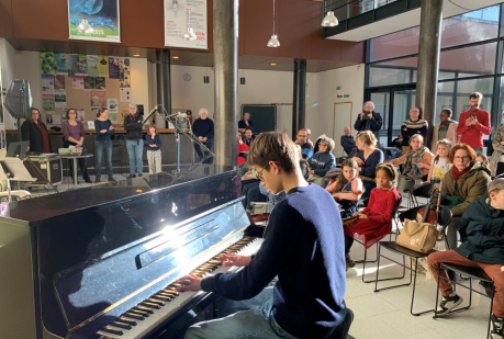 Audition piano dans le hall de l'espace Victor Hugo 