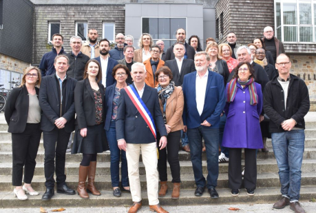 Photo de groupe conseil municipal mars 2026