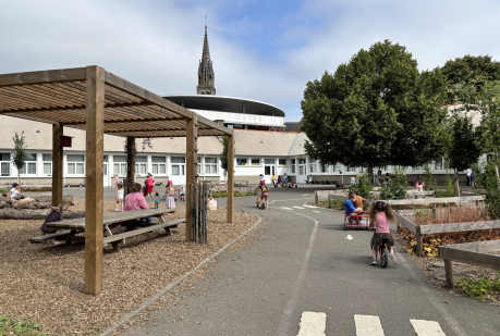 Ecole Anne Frank cour