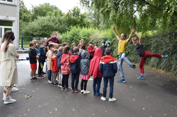 Actualité Ploufragan estivale : impromptus de danse de la compagnie Ambitus août 2021 2