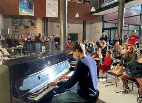 Audition piano dans le hall de l'espace Victor Hugo