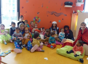 Social petite enfance multiaccueil photo de groupe