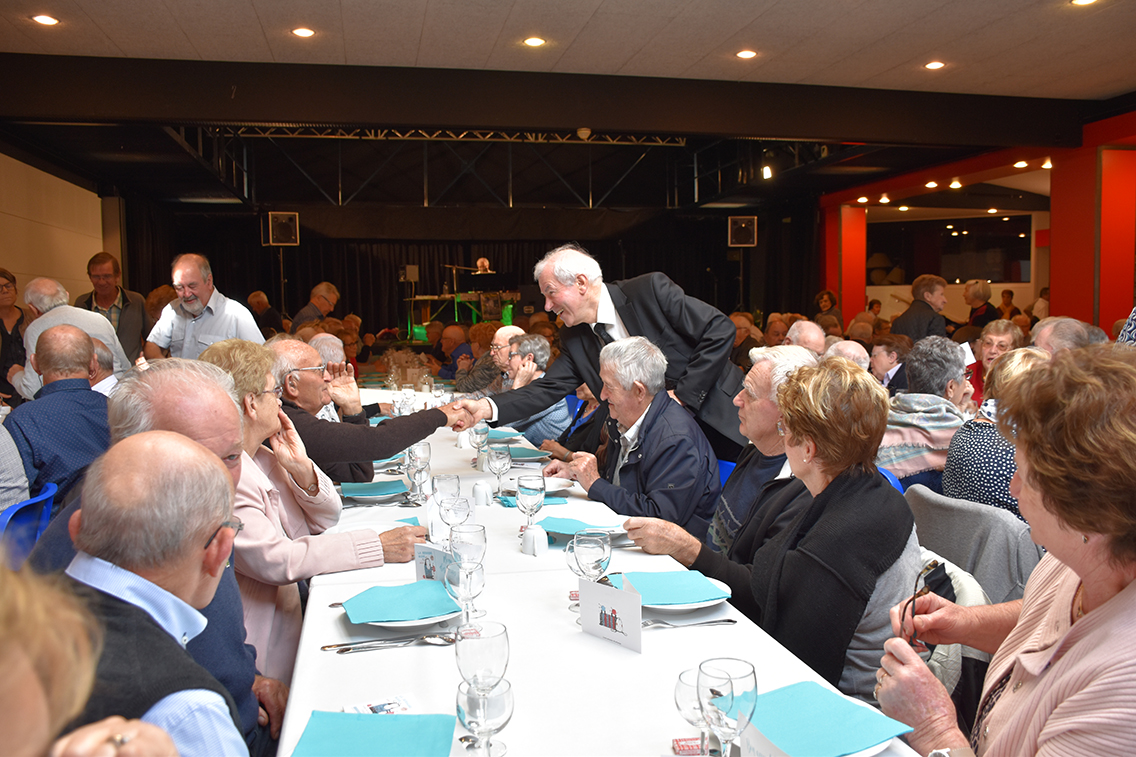 Actualité Repas des aînés salle - Maire octobre 2018