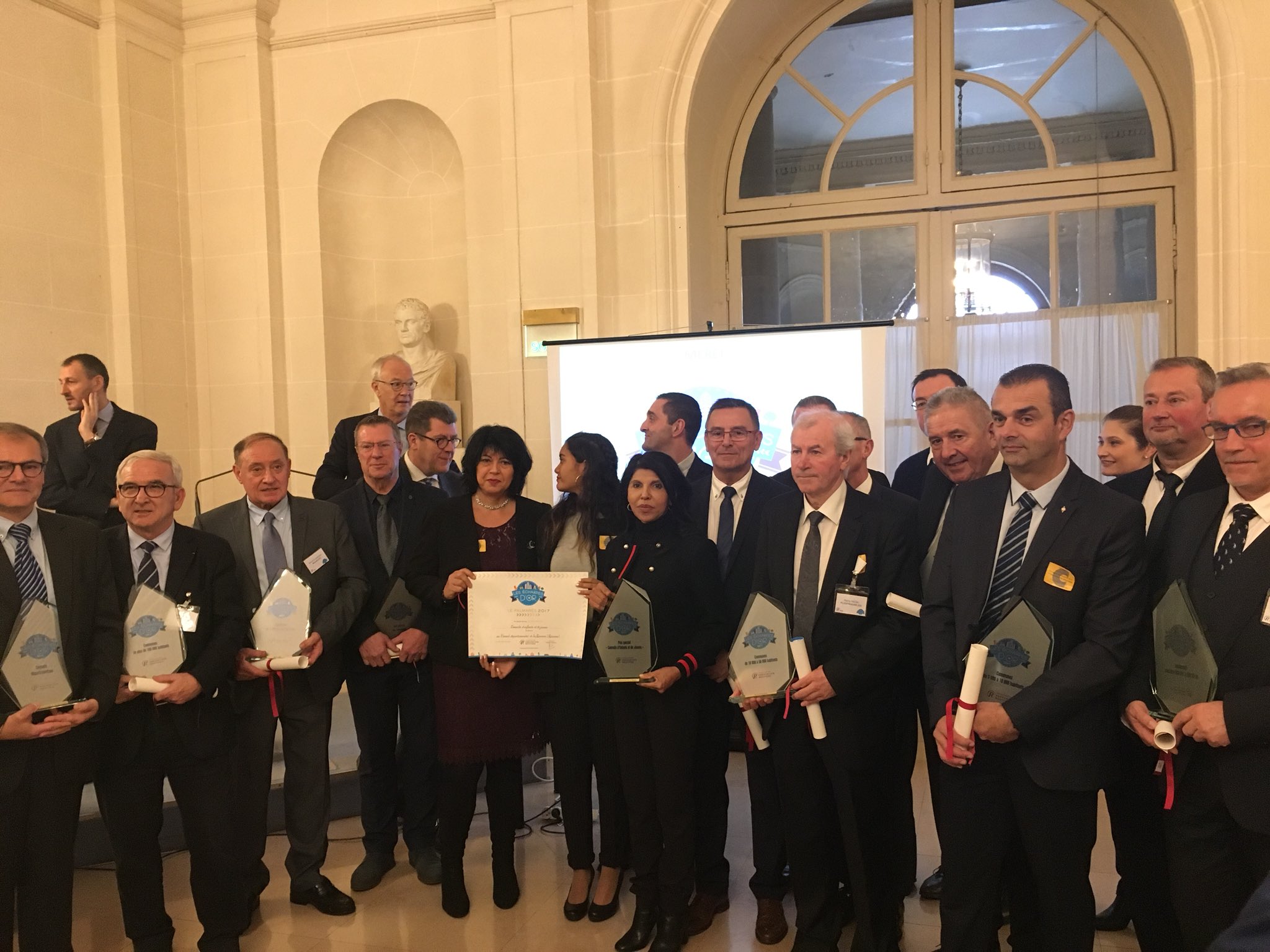 Actualité Remise écharpe d'or au maire de Ploufragan décembre 2017